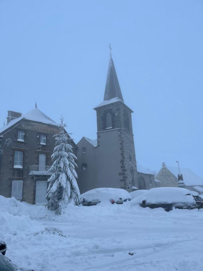 Auberge Du Cezallier Montgreleix Экстерьер фото