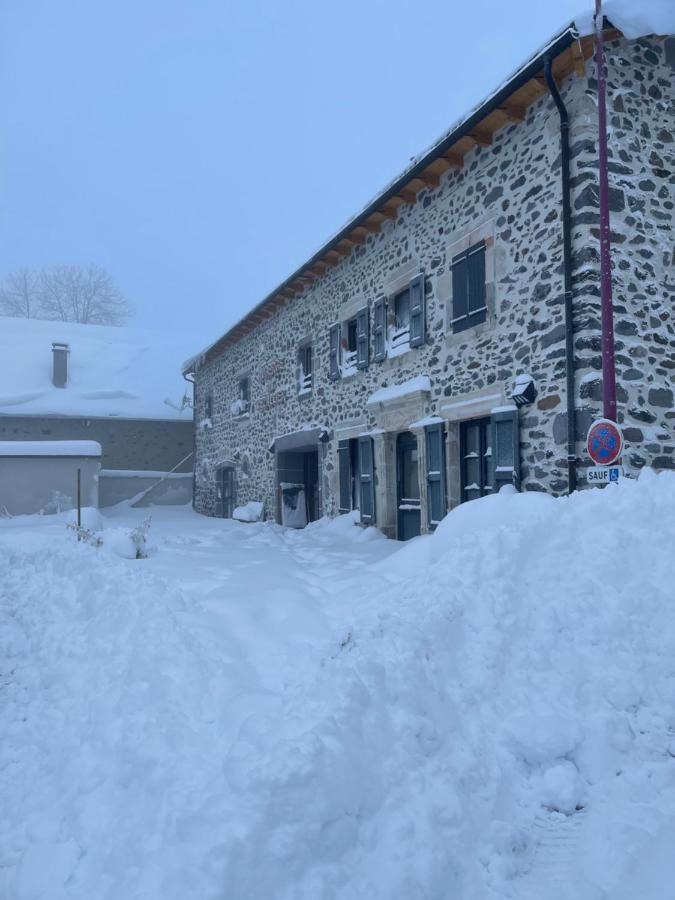Auberge Du Cezallier Montgreleix Экстерьер фото